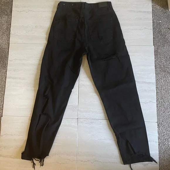 AE Ripped Black Mom Jeans - Picture 3 of 3